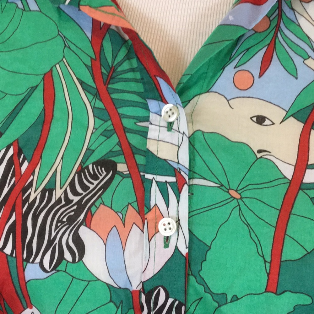 Talbots jungle-print camp-sleeve button-down! - Picture 2 of 8